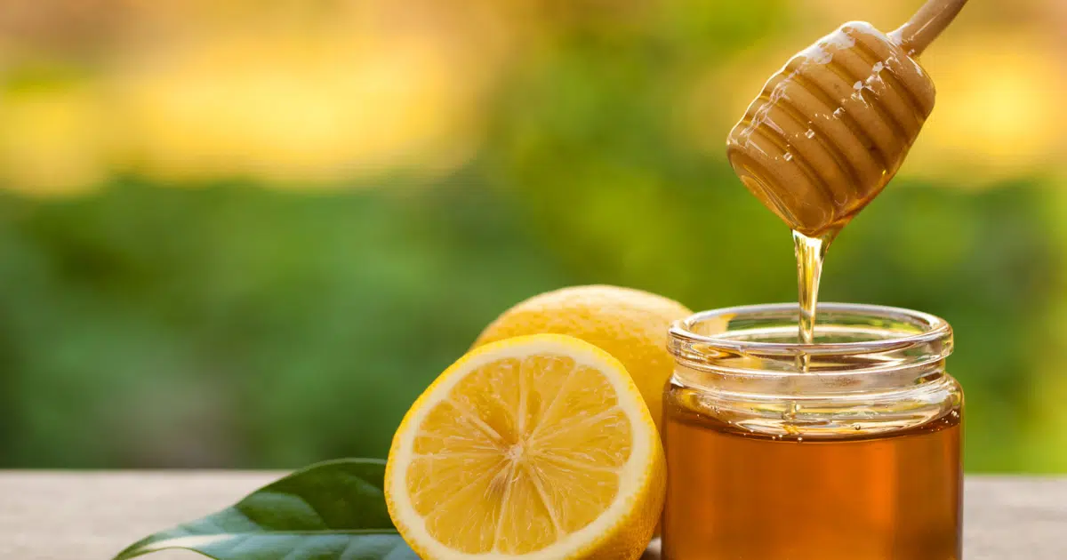 蜂蜜檸檬的功效：健康與美味的完美結合